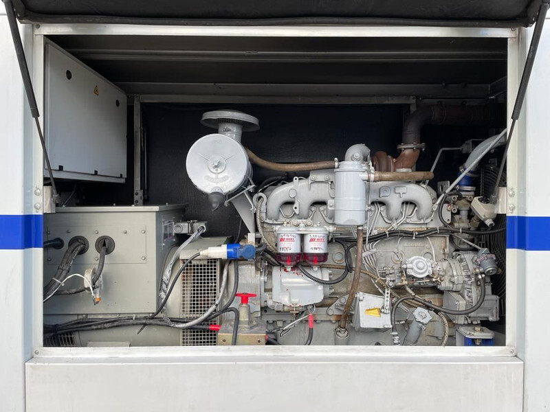 Gruppo elettrogeno Iveco 8061 Leroy Somer 115 kVA Silent generatorset ex Emergency !: foto 9