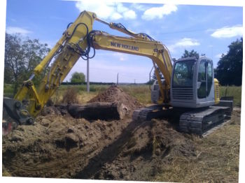 Escavatore cingolato New Holland Kobelco E135SR-1ES: foto 1