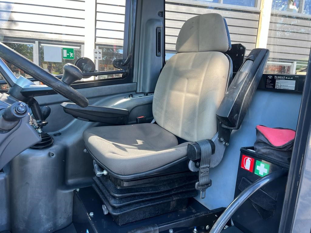 Pala gommata Used YANMAR 1201 loader