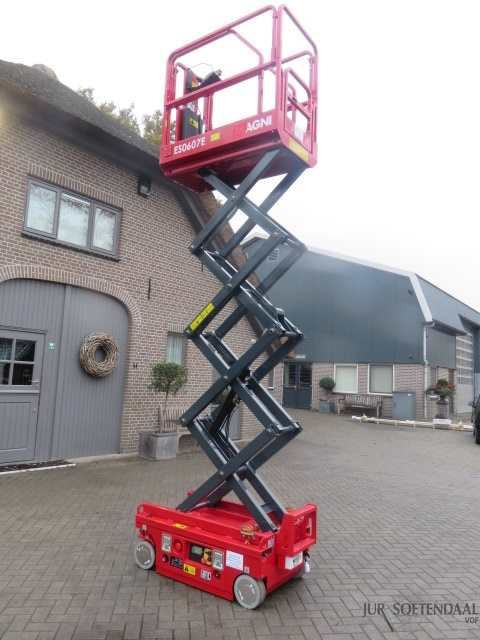 Piattaforma a pantografo MAGNI ES 0607E