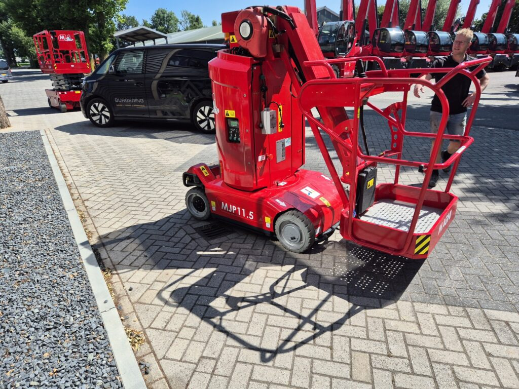 Piattaforma aerea MAGNI MJP 11.5