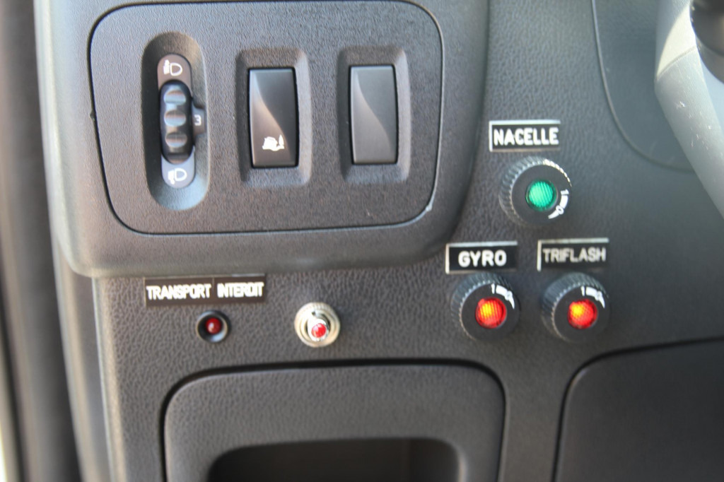 Piattaforma autocarrata Renault Master  Versalift ET26L 10m Klima nur 217h HU-UVV