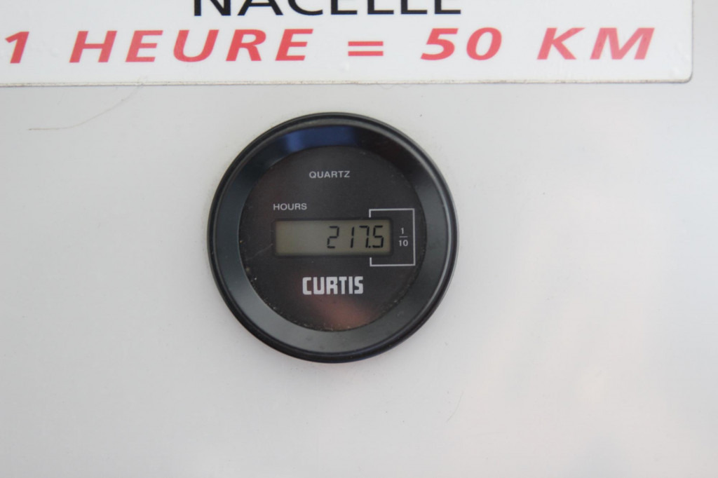 Piattaforma autocarrata Renault Master  Versalift ET26L 10m Klima nur 217h HU-UVV