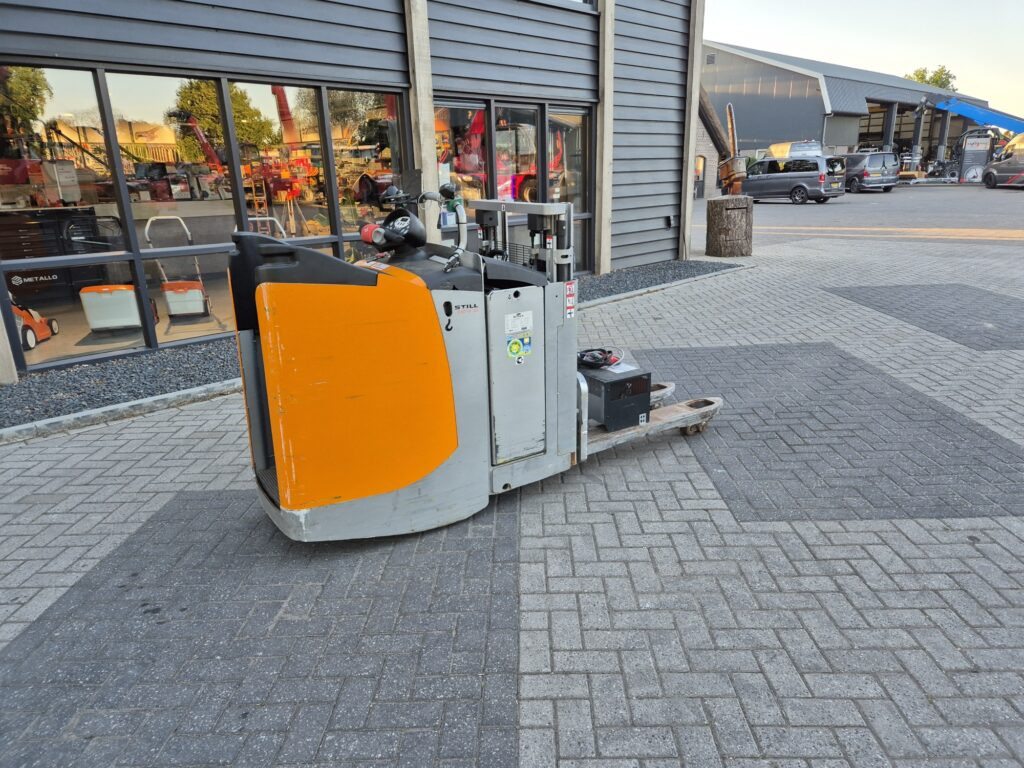 Carrello elevatore elettrico STILL EXD-S20 stacker