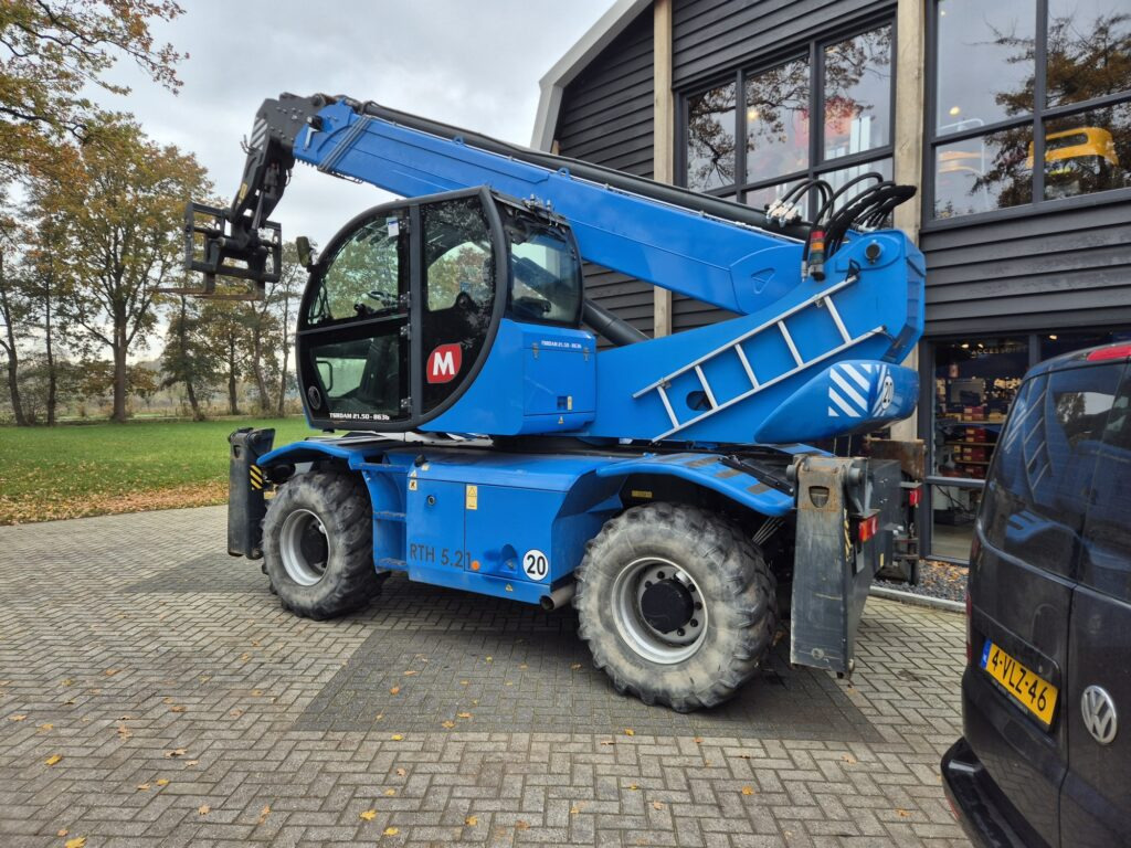 Sollevatore telescopico MAGNI RTH 5.21