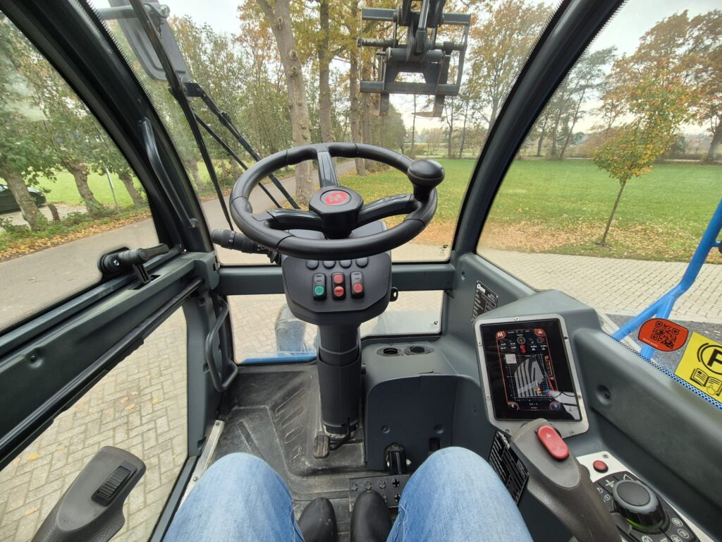 Sollevatore telescopico MAGNI RTH 5.21