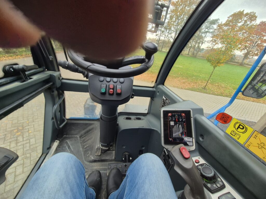 Sollevatore telescopico MAGNI RTH 5.21