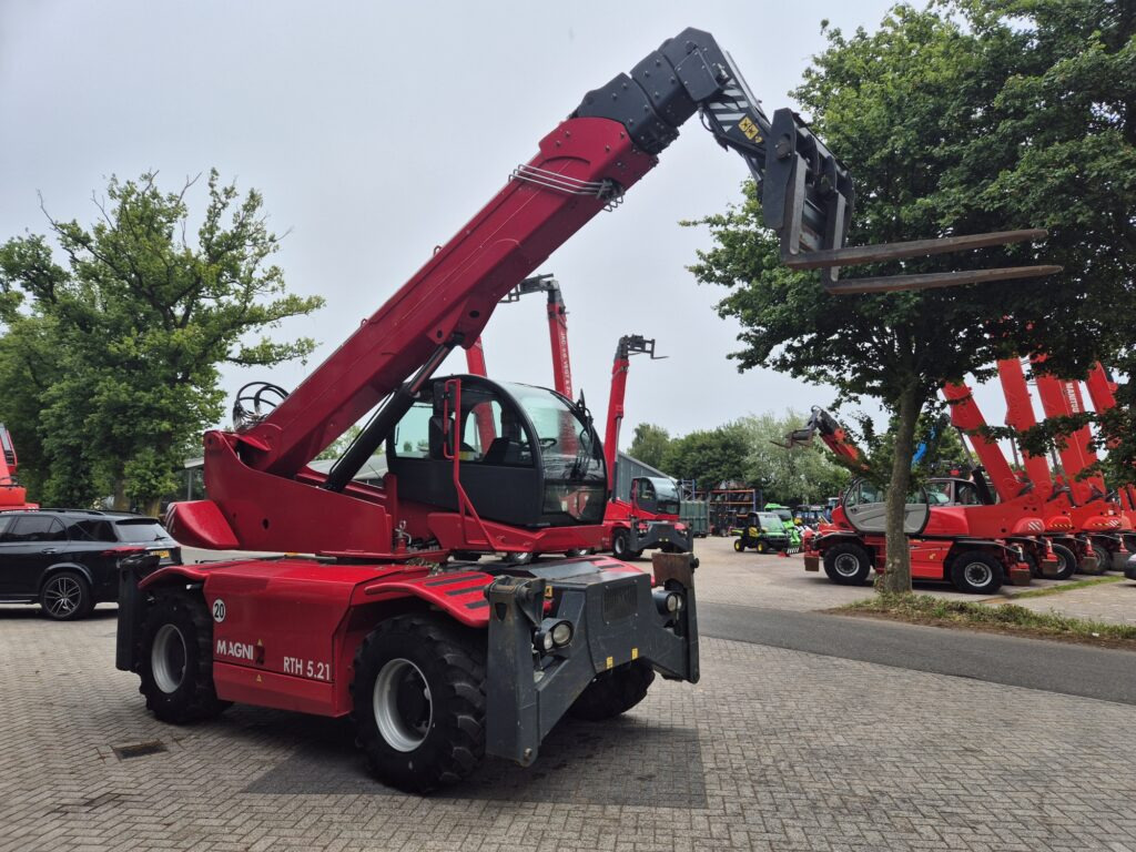 Sollevatore telescopico MAGNI RTH 5.21 D/D