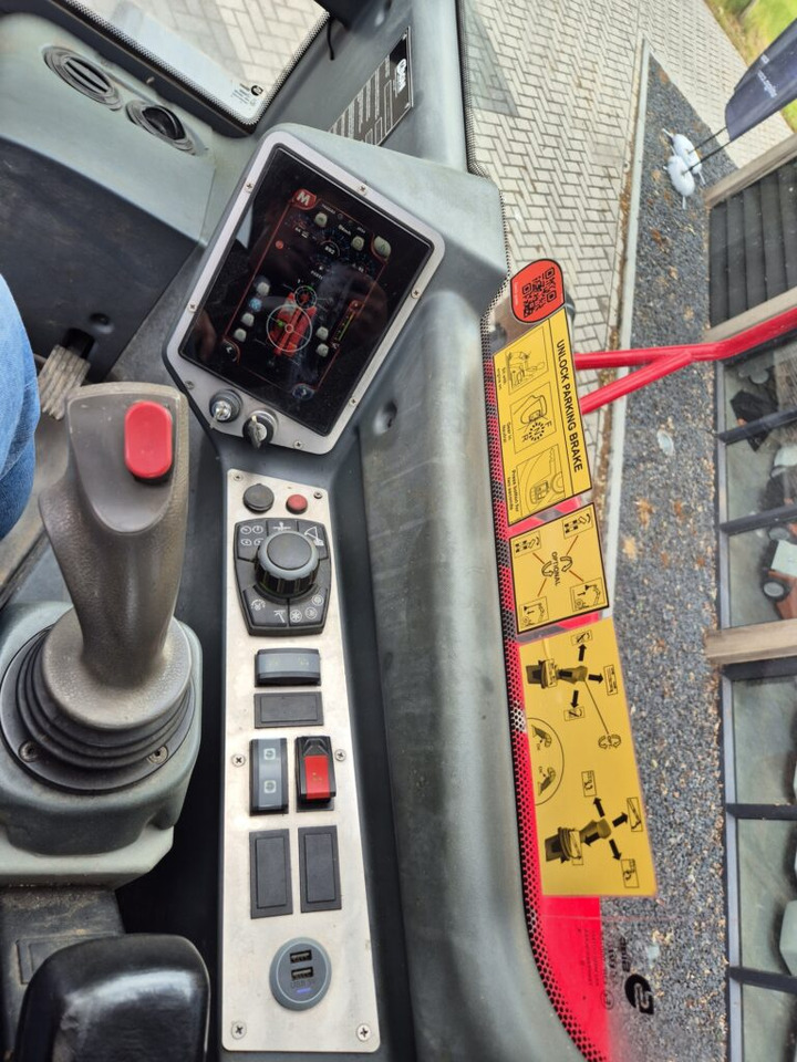 Sollevatore telescopico MAGNI RTH 5.23