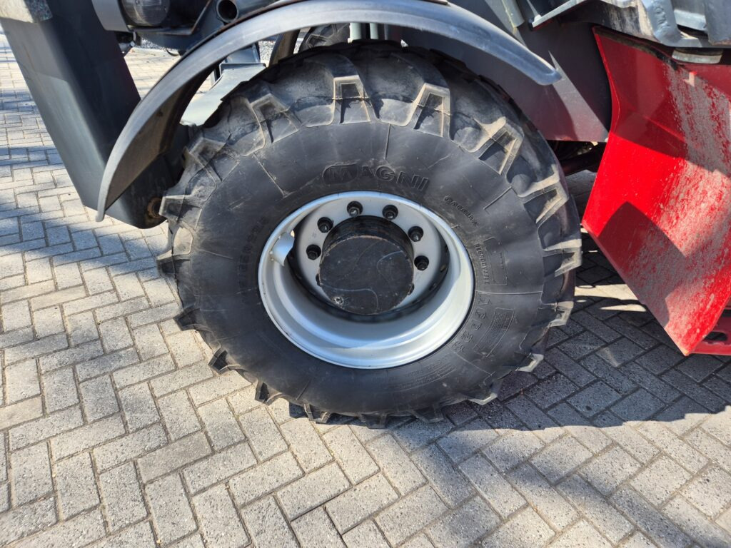 Sollevatore telescopico MAGNI TH 6.20