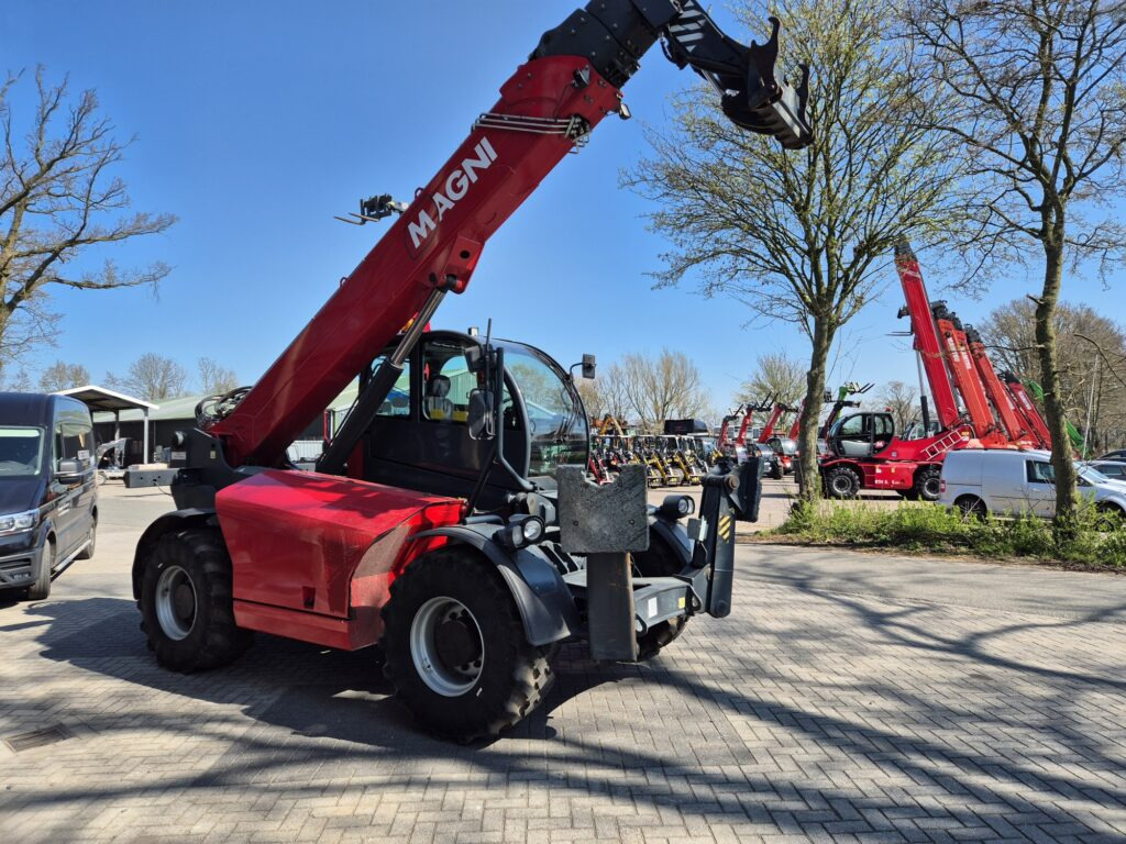 Sollevatore telescopico MAGNI TH 6.20