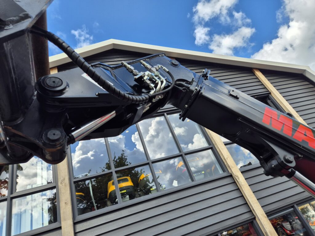 Sollevatore telescopico MANITOU MLT 625-75
