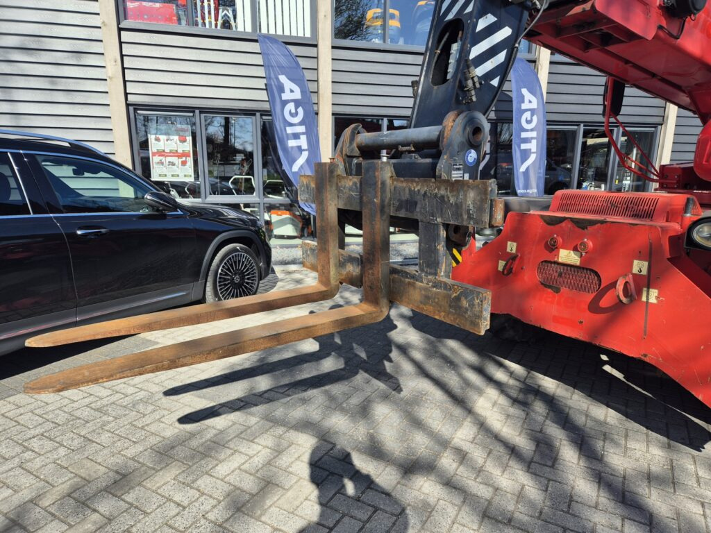 Sollevatore telescopico MANITOU MRT 1840 easy