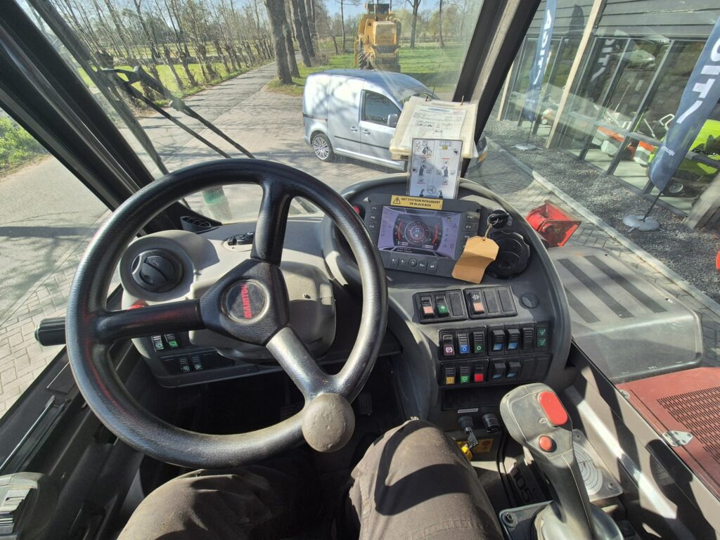 Sollevatore telescopico MANITOU MRT 1840 easy