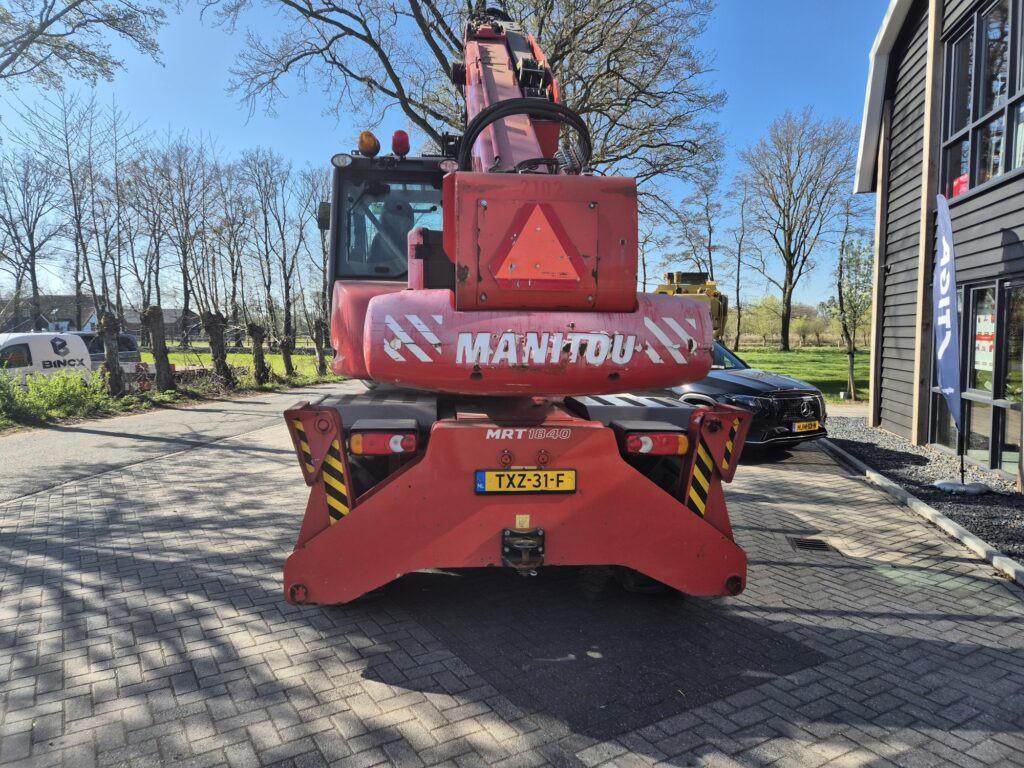 Sollevatore telescopico MANITOU MRT 1840 easy