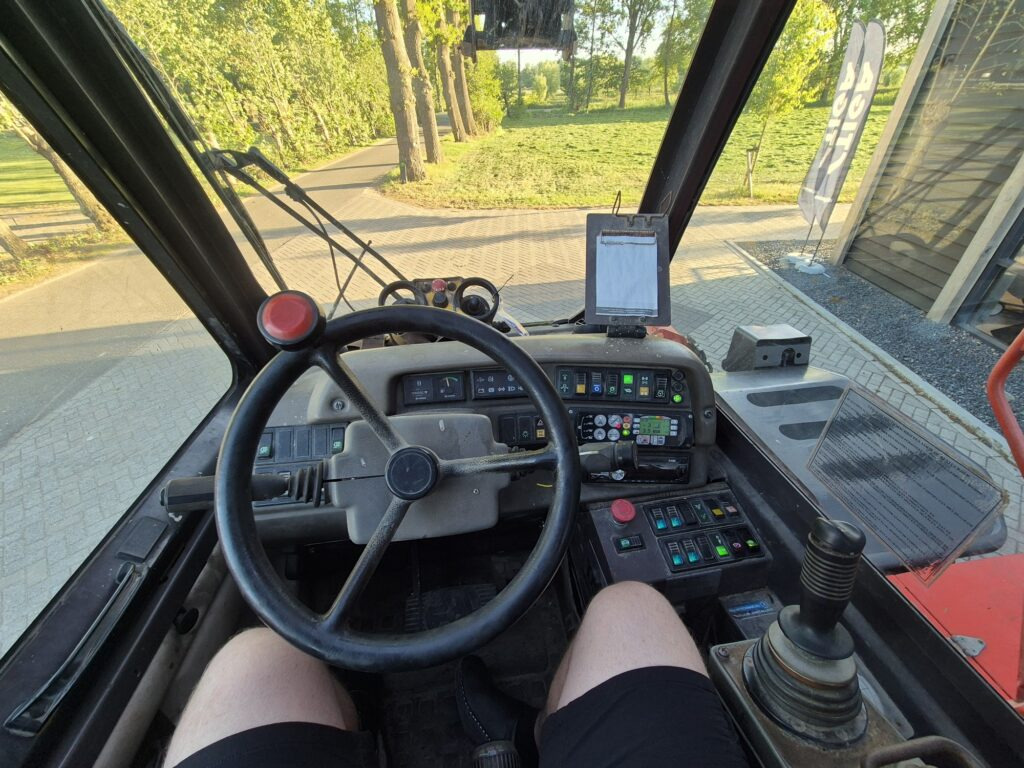 Sollevatore telescopico MANITOU MRT 2150 M-series