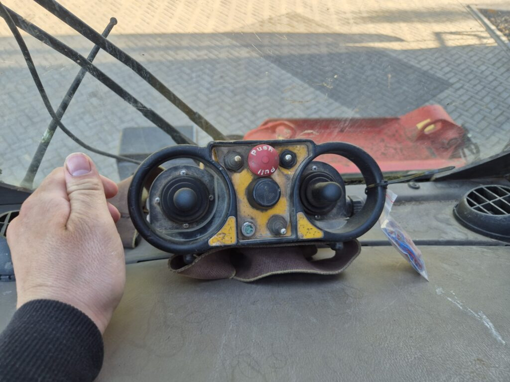 Sollevatore telescopico MANITOU MRT 2150 M-series