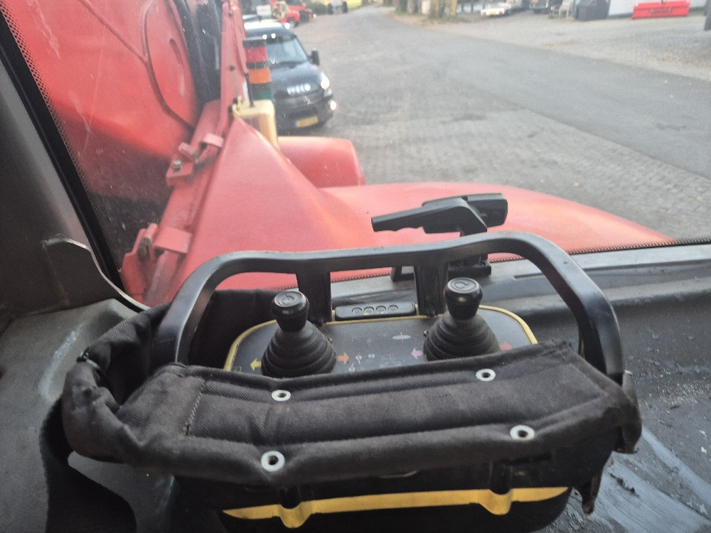 Sollevatore telescopico MANITOU MRT 2150 privilege