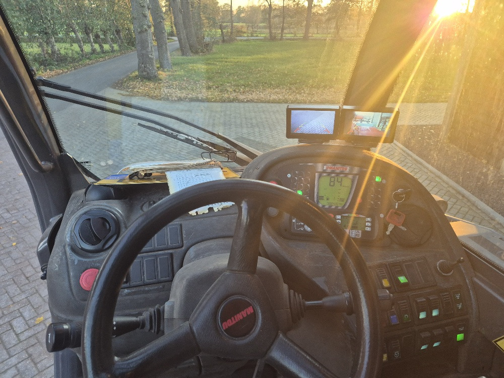 Sollevatore telescopico MANITOU MRT 2150 privilege