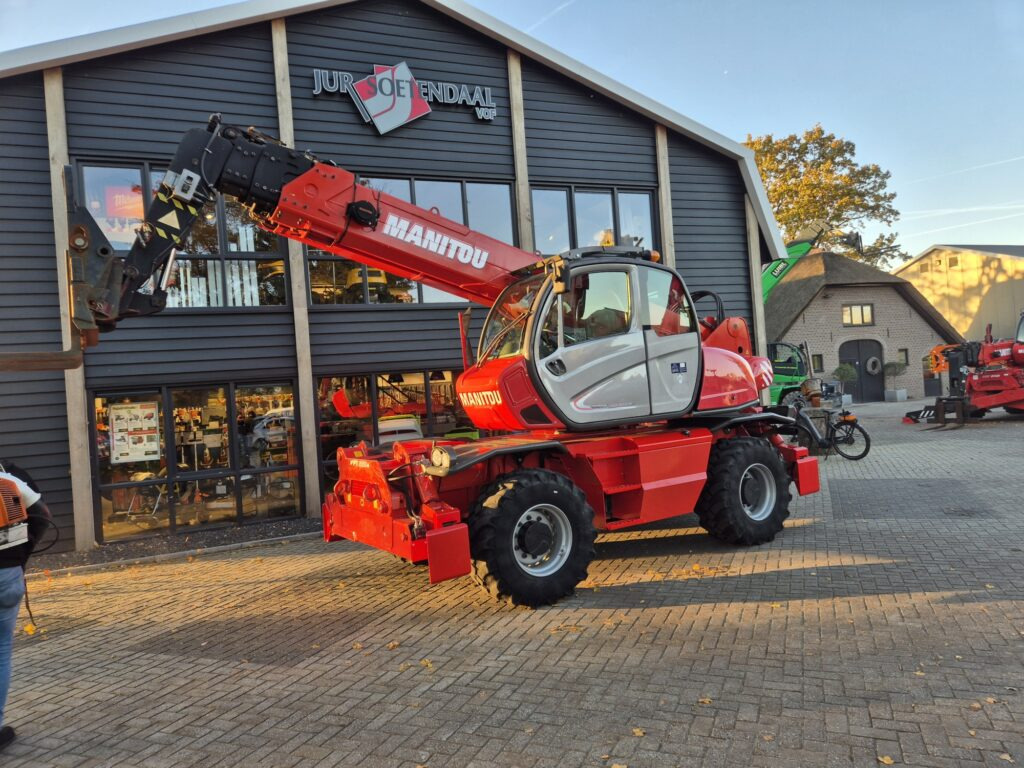 Sollevatore telescopico MANITOU MRT 2150+ privilege