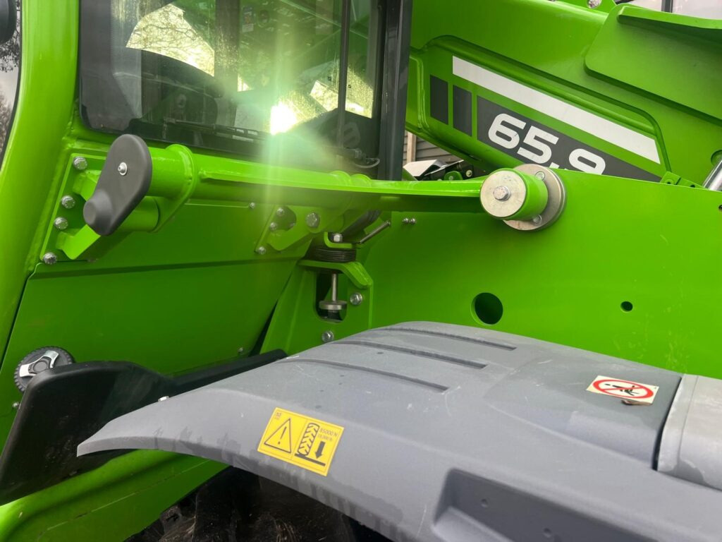 Sollevatore telescopico MERLO 65.9 TF