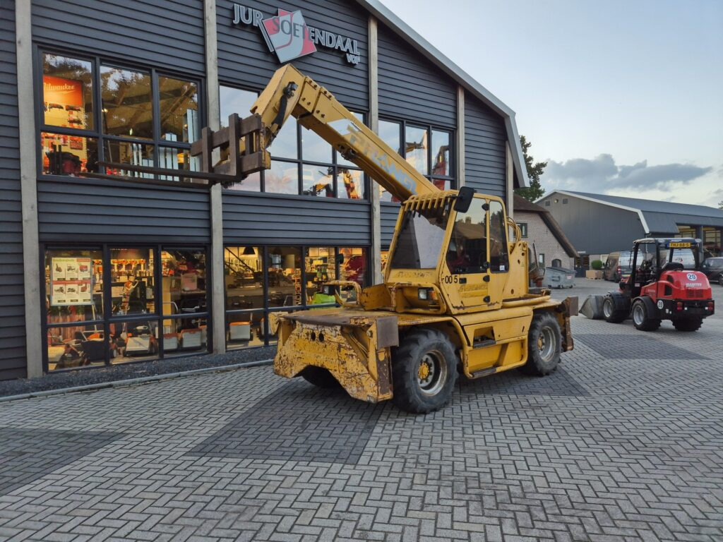 Sollevatore telescopico MERLO Roto 30.13