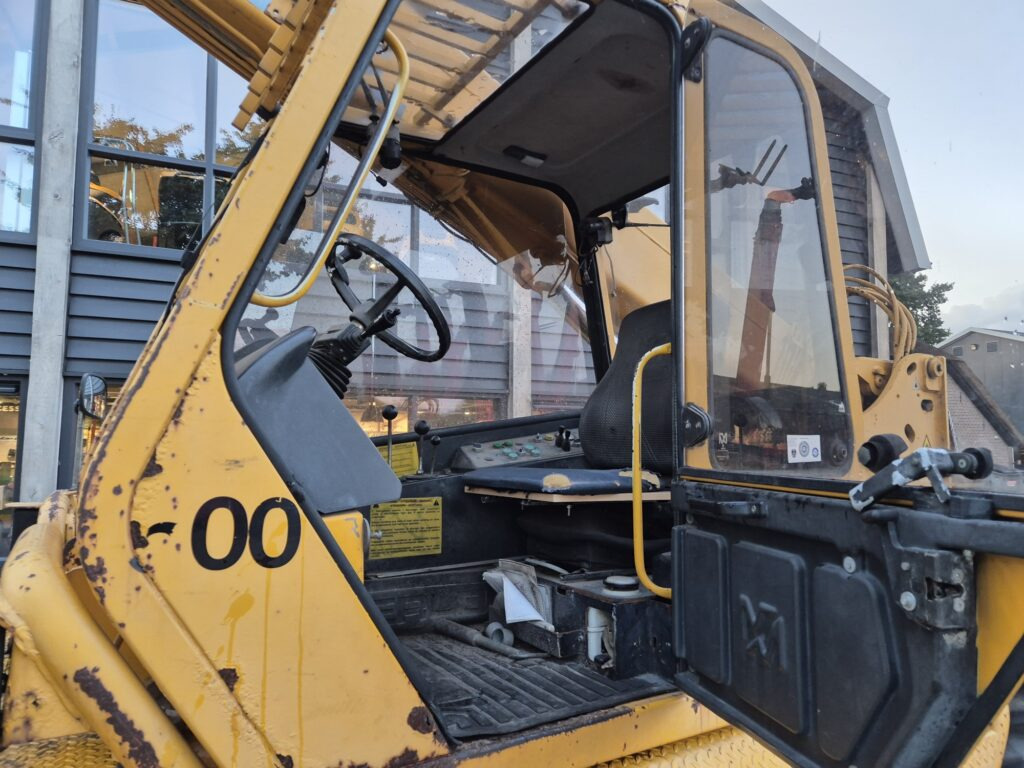 Sollevatore telescopico MERLO Roto 30.13