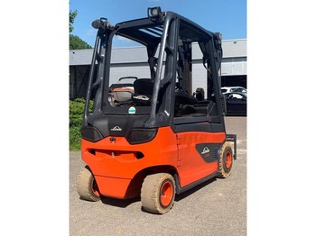 Carrello elevatore a forche controbilanciato a quattro ruote Linde E25