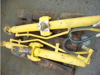 Komatsu (84) D 65 hydraulic jack / Hubzylinder - Cilindro idraulico