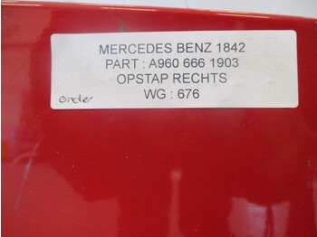 Cabina e interni per Camion Mercedes-Benz A 960 666 35 03 Actros Instap Links: foto 3