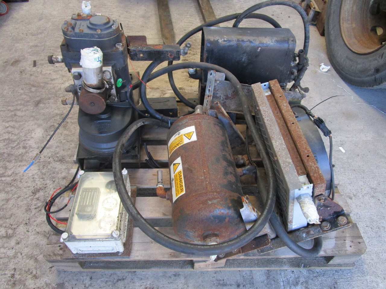 Compressore per Veicolo speciale/ Comunale TRUCK MOUNTED TAMROTOR COMPRESSOR UNIT TYPE E12: foto 3