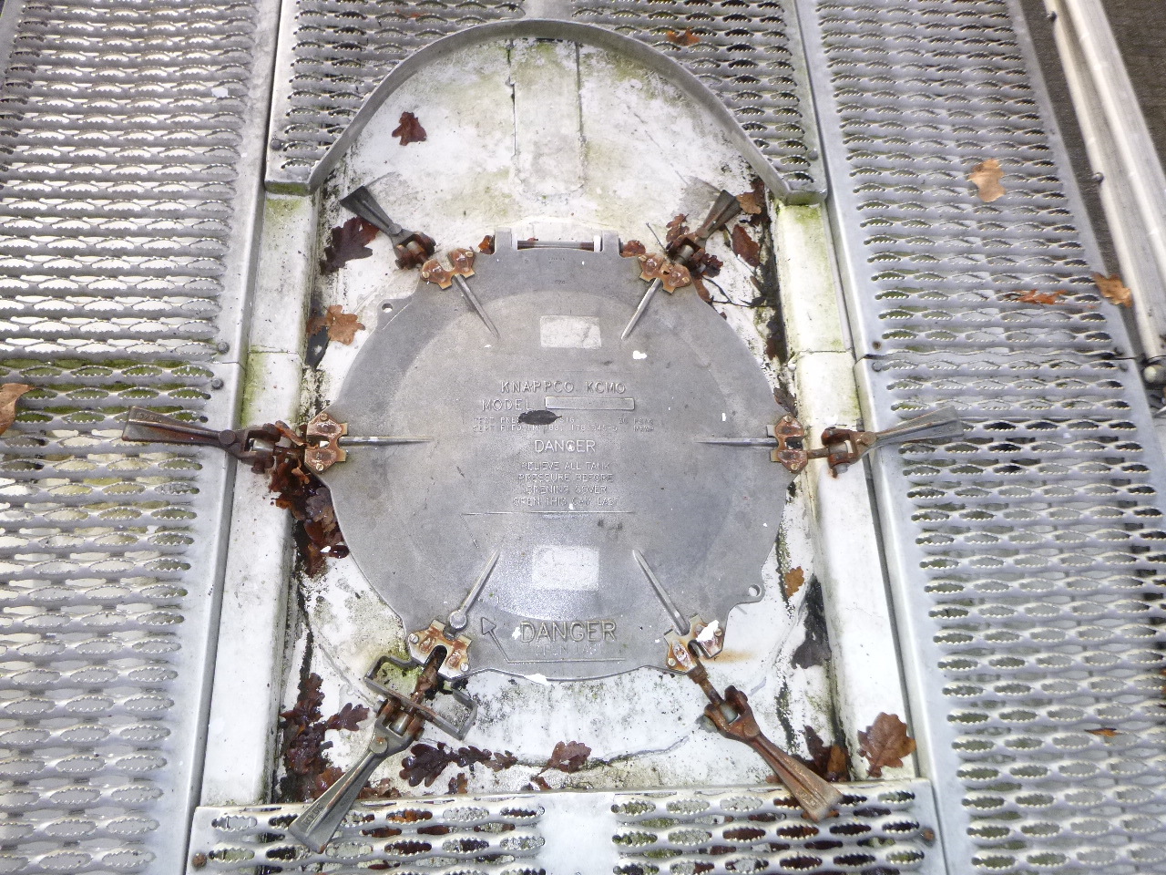 Semirimorchio cisterna per il trasporto di farina Cobo Powder tank alu 58 m3 (tipping): foto 17