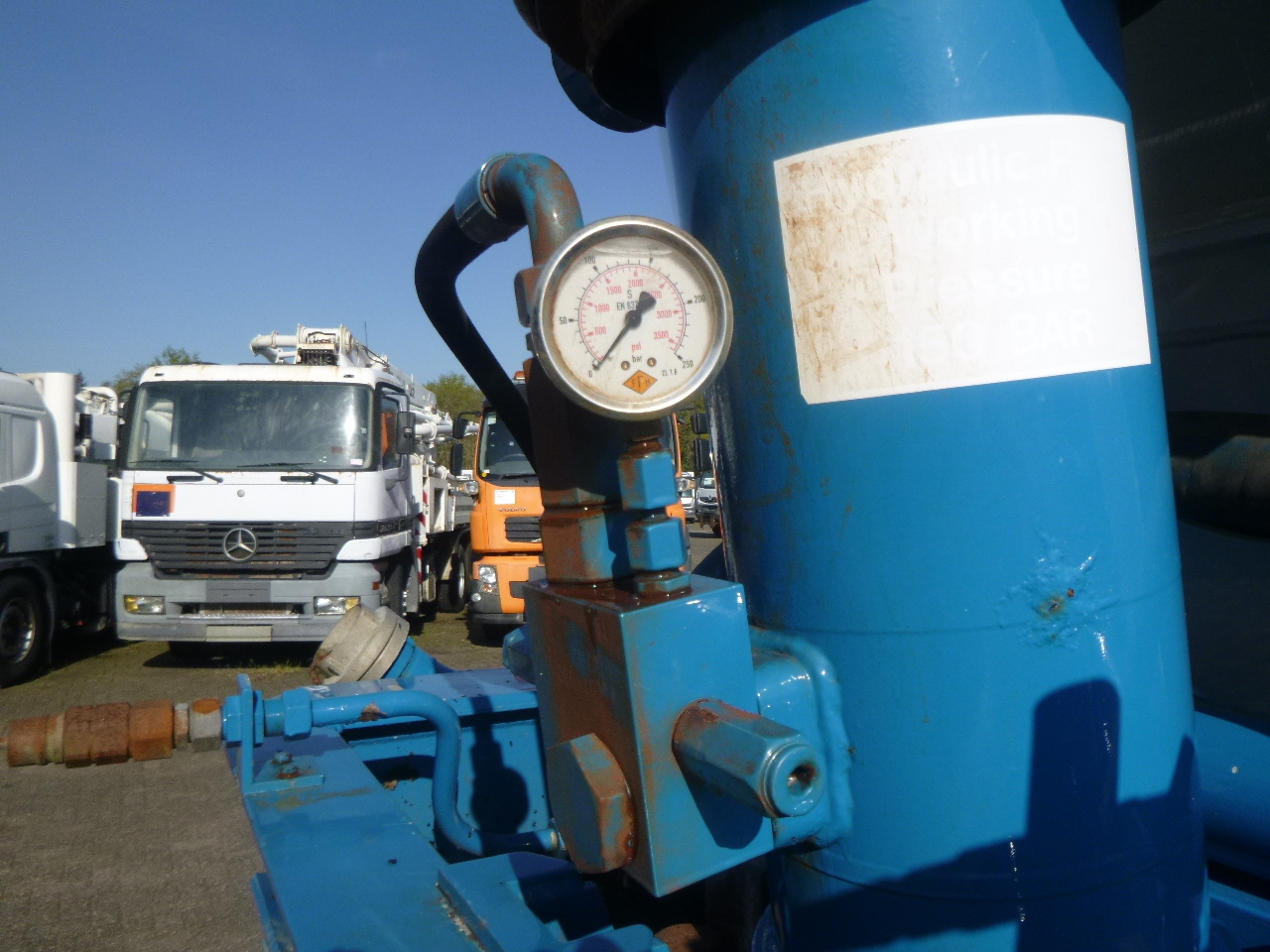 Semirimorchio cisterna per il trasporto di farina Feldbinder Powder tank alu 60 m3 / Compressor diesel engine.: foto 25