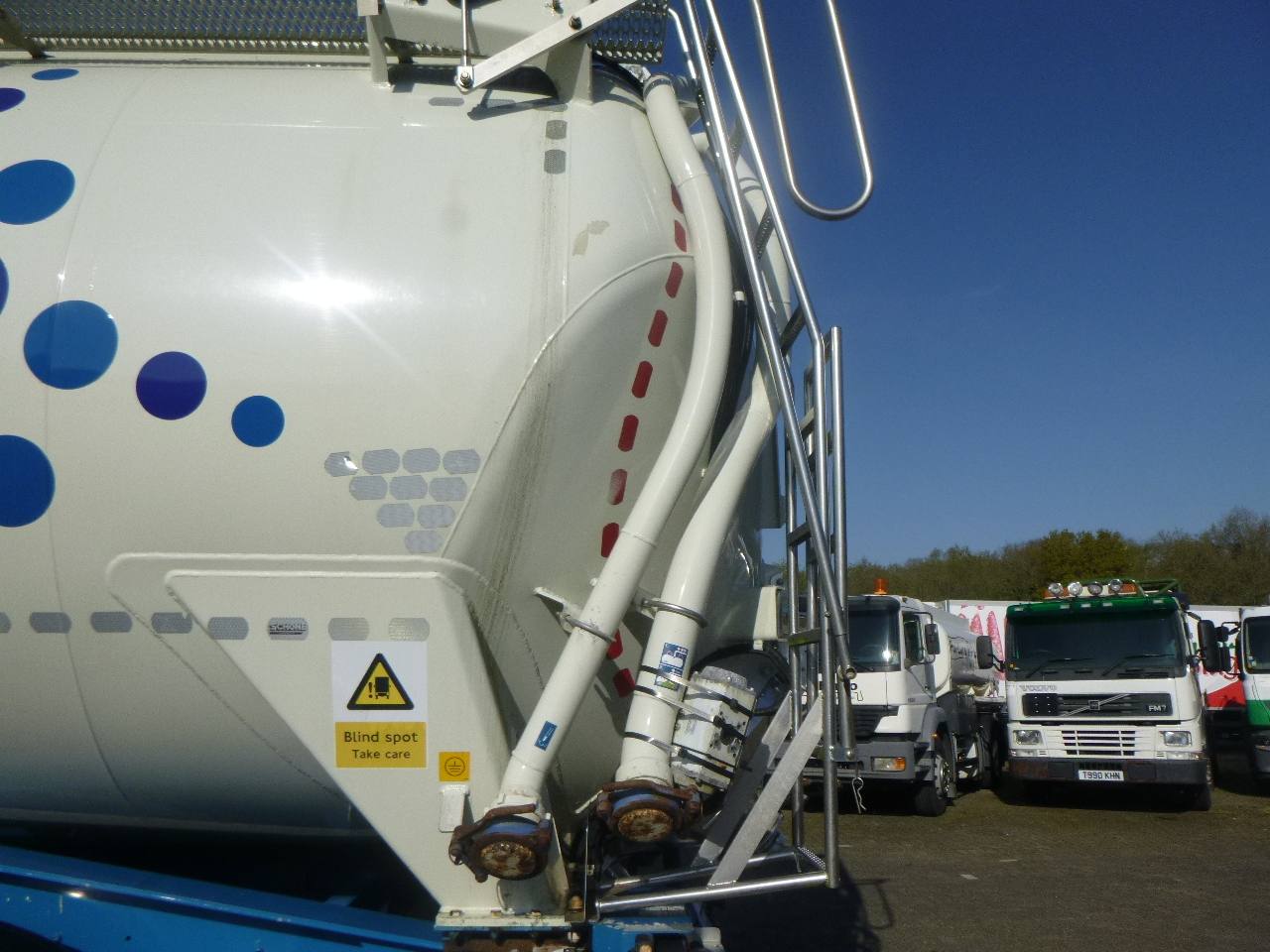 Semirimorchio cisterna per il trasporto di farina Feldbinder Powder tank alu 60 m3 / Compressor diesel engine.: foto 10