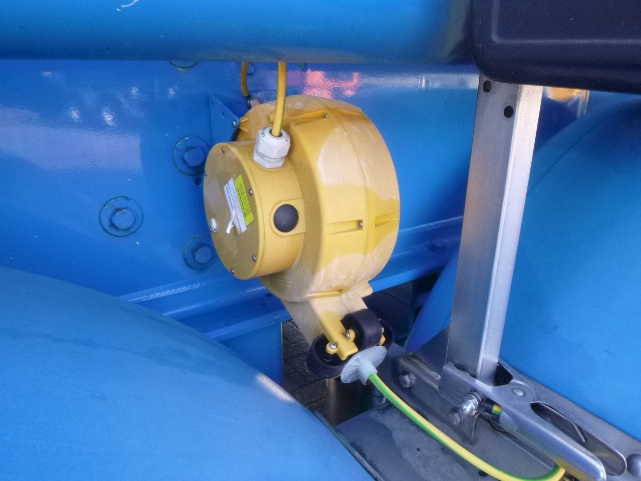 Semirimorchio cisterna per il trasporto di farina Feldbinder Powder tank alu 60 m3 / Compressor diesel engine.: foto 19