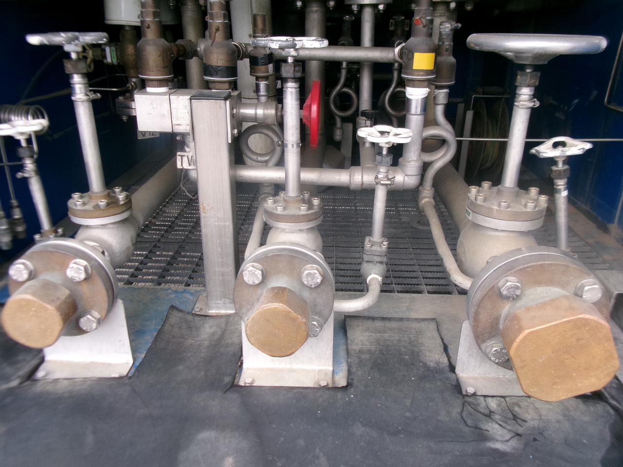 Semirimorchio cisterna per il trasporto di gas Indox Low-pressure LNG gas tank inox 56.2 m3 / 1 comp: foto 7