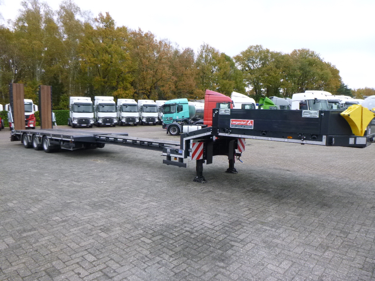 Semirimorchio pianale ribassato nuovo Langendorf 3-axle semi-lowbed trailer 48T ext. 13.5 m + ramps: foto 14