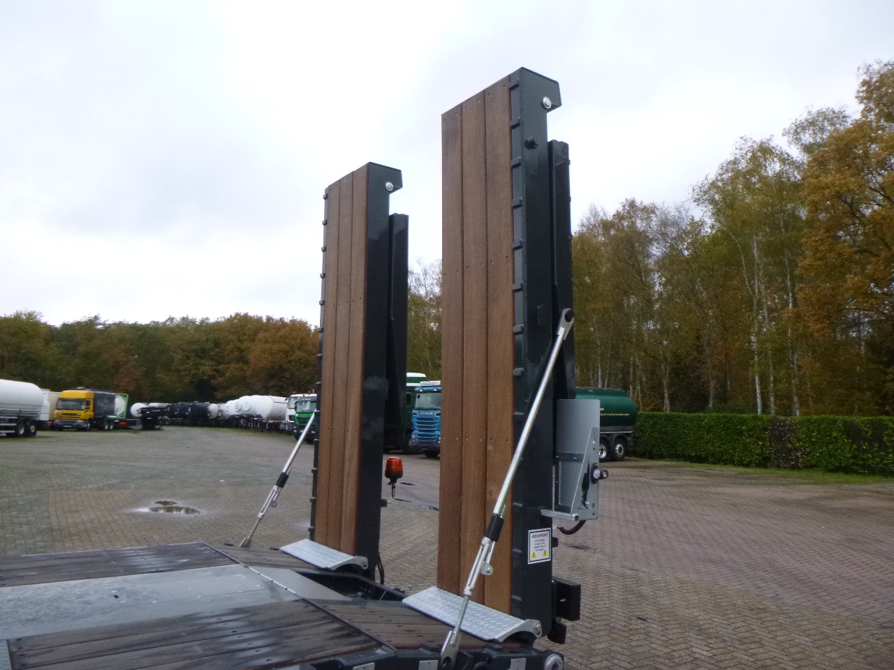 Semirimorchio pianale ribassato nuovo Langendorf 3-axle semi-lowbed trailer 48T ext. 13.5 m + ramps: foto 9