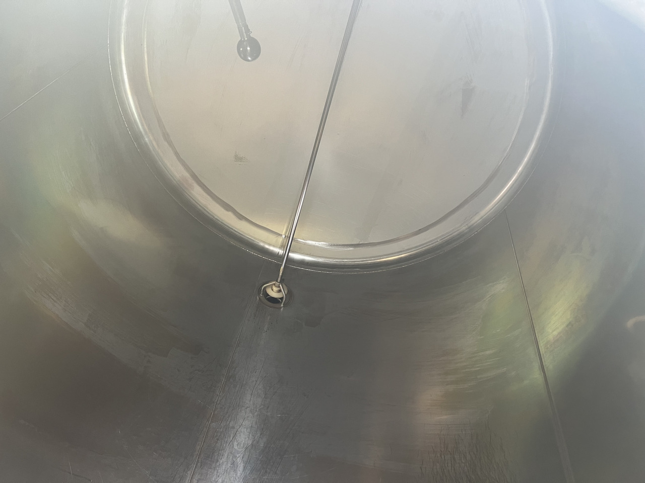 Semirimorchio cisterna per il trasporto di alimenti MENCI SA105: foto 26