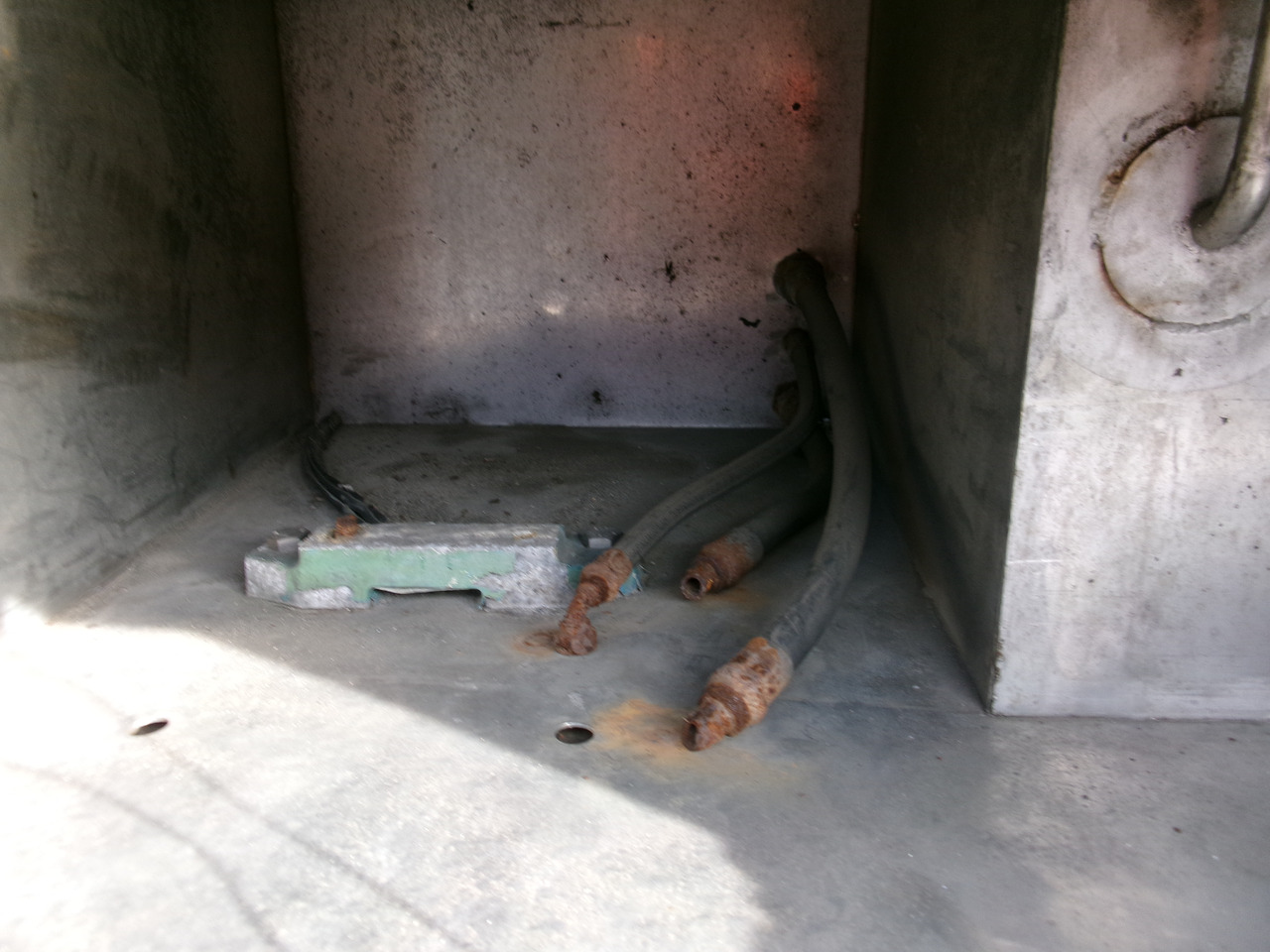 Semirimorchio cisterna per il trasporto di prodotti chimici Magyar Chemical tank inox 29.8 m3 / 1 comp: foto 13