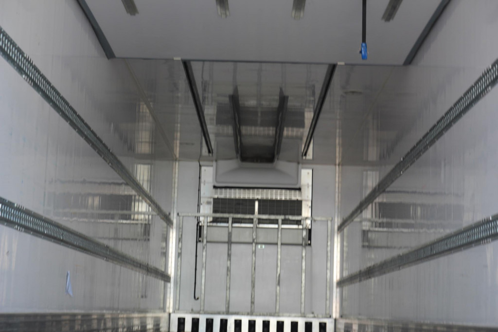 Semirimorchio frigorifero Lamberet Carrier Vector 1350   Strom   FRC 2025   Trennw