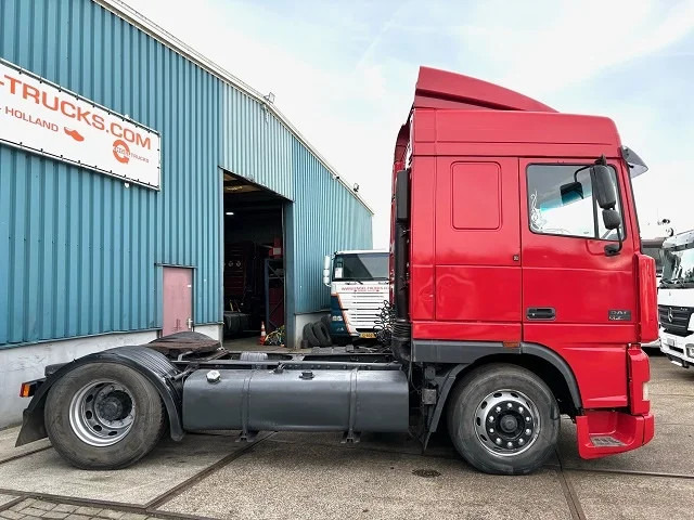 Trattore stradale DAF 95.430 XF SPACECAB (EURO 2 / ZF16 MANUAL GEARBOX / ROOFSPOILER / RVS-HIGHBAR / ETC.): foto 4