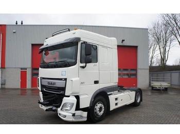 Trattore stradale DAF XF106-460 / SPACECAB / AUTOMATIC / EURO-6 / 2015: foto 1