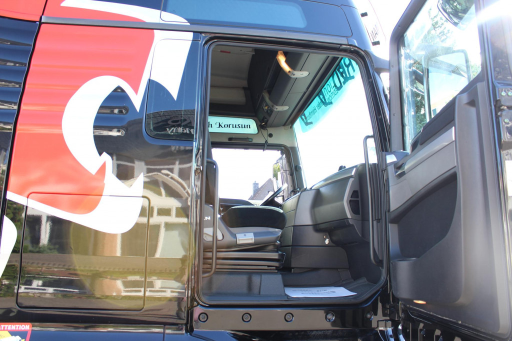 Trattore stradale MAN TGX 18.480 XXL Retarder Standheizung