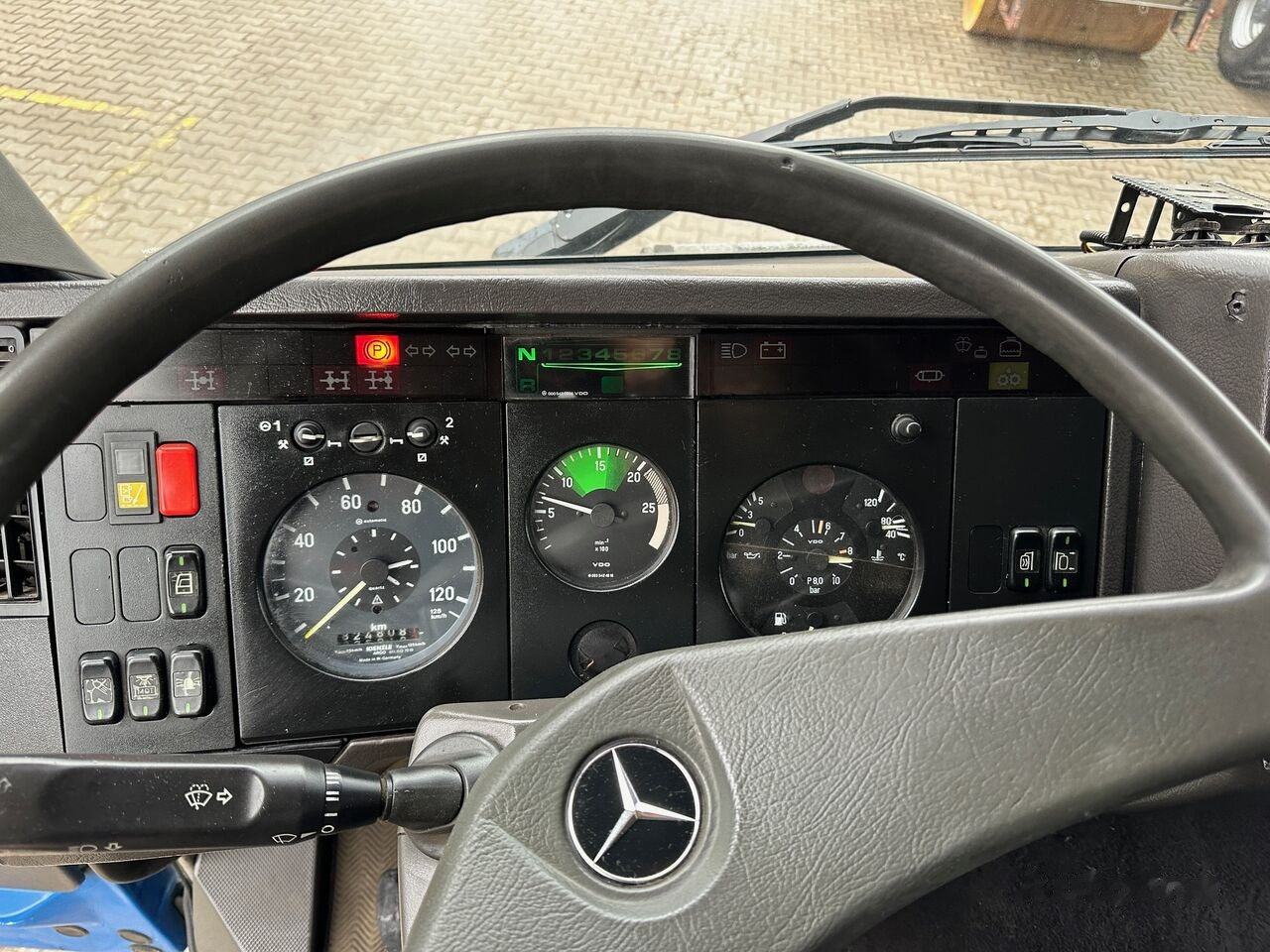 Trattore stradale Mercedes-Benz 2635 S SK V8 SZM 6x4 Blatt-Blatt EPS: foto 19