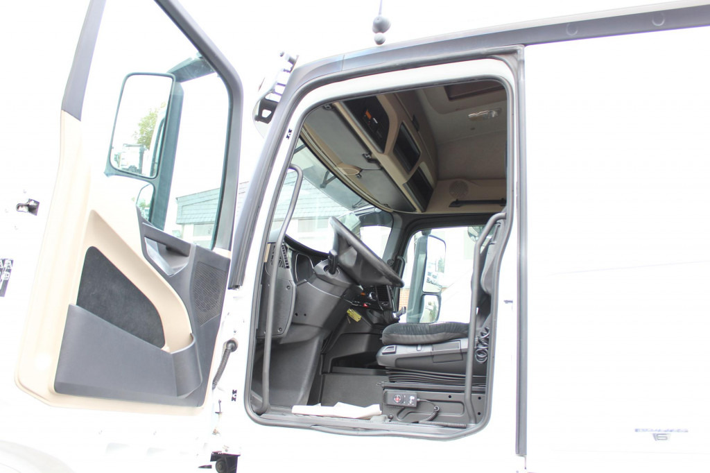 Trattore stradale Mercedes-Benz Actros 1843 E6   ACC   LDW   Vollspoiler