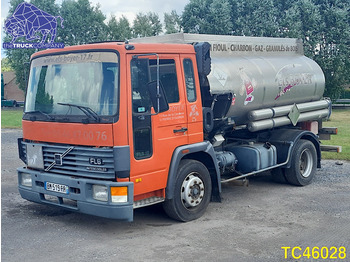 Camion cisterna VOLVO FL6