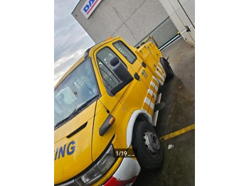 Carro attrezzi IVECO Towing service: foto 1