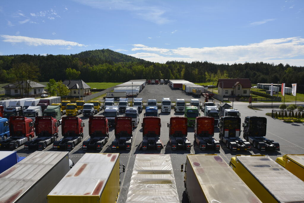 DUETDUDA - Macchine da cantiere CASE undefined: foto 9