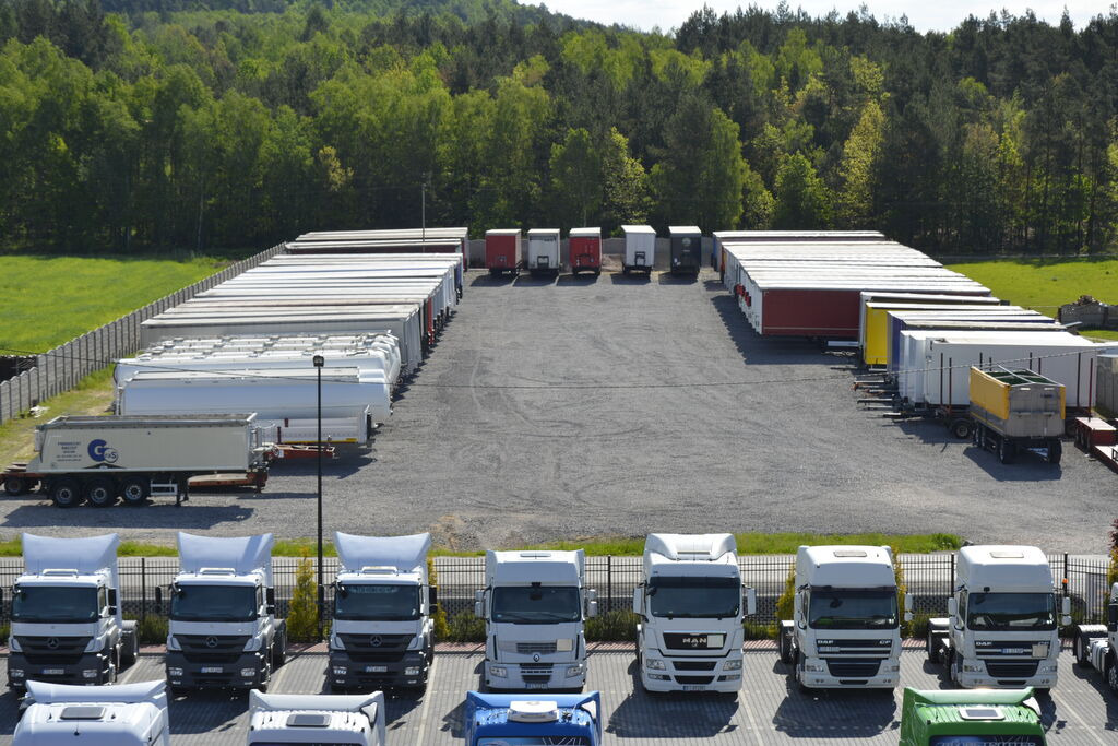 DUETDUDA - Macchine da cantiere CASE undefined: foto 2